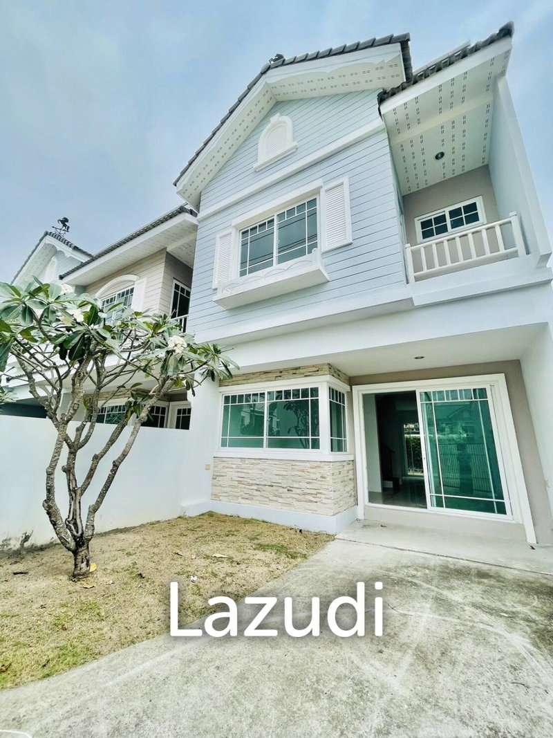 Townhouses for sale : 3 Bed 3 Bath 134 SQ.M Bristol Park Pattaya