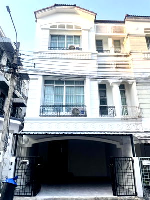 เช่าทาวน์โฮม ลาดพร้าวตอนกลาง โชคชัย 4 ลาดพร้าว 71 นาคนิวาส : WS6750 🏡✨ ให้เช่าทาวน์โฮม 3 ชั้น  บ้านกลางเมือง ลาดพร้าว-โยธินพัฒนา เพียง 48,000 บาท/เดือน