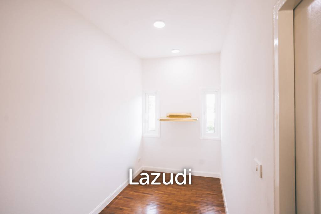 รูป ขายบ้านเดี่ยว 2 ชั้นหลังใหญ่พร้อมสระว่ายน้ำในโครงการหมู่บ้าน - รูปที่ 38/102