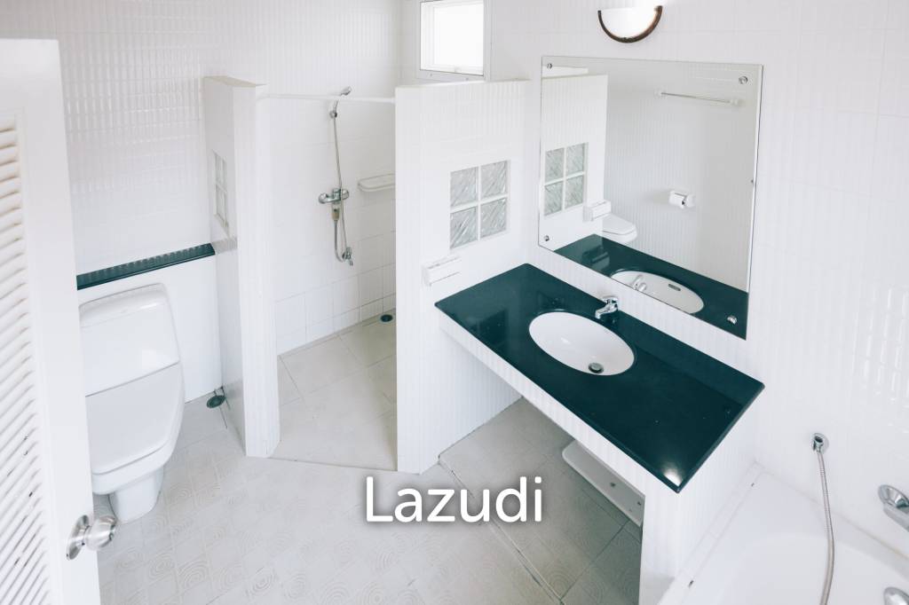 รูป ขายบ้านเดี่ยว 2 ชั้นหลังใหญ่พร้อมสระว่ายน้ำในโครงการหมู่บ้าน - รูปที่ 43/102