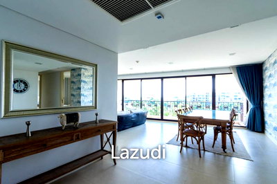 Condos for sale : Beautiful Sea view 4 bed condo in Hua Hin center