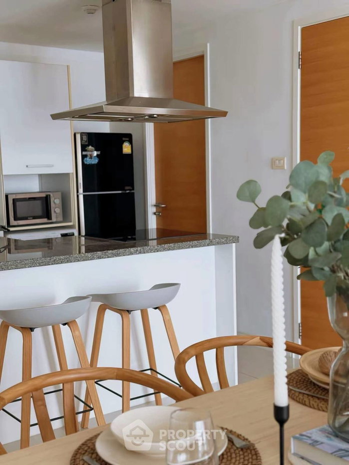 picture 2-BR Condo at Fullerton Sukhumvit near BTS Ekkamai (ID 2681203) - 3/11