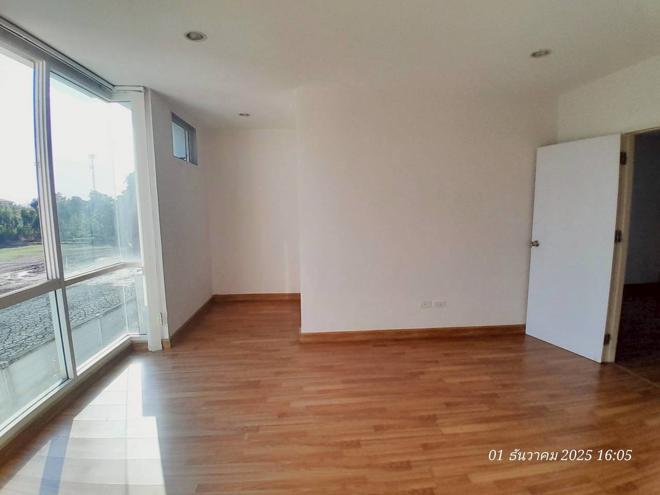 picture TOWN HOUSE for sale  Khlong Sam Prawet Lat Krabang Bangkok - 12/44