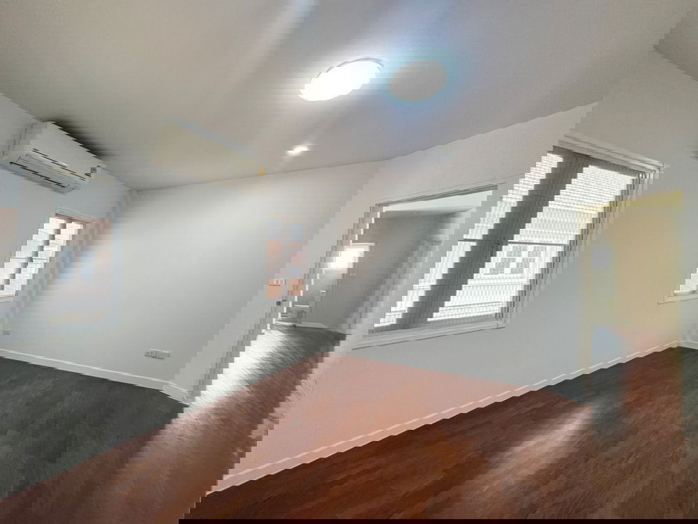 รูป Call : 080-666-3168 โครงการ ลดาวัลย์ สุขุมวิท 103 บ้านแปลงมุม 143 ตารางวา 5 ห้องนอน 5 ห้องน้ำ ตกแต่งบิ้วท์อินทั้งหลัง ใกล้รถไฟฟ้าสีเหลือง ศรีอุดม - รูปที่ 10/13