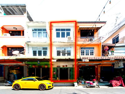 อาคารพาณิชย์ ถนนประชาอุทิศ ทุ่งครุ : ขายตึกแถว 3 ชั้น ริมถนนซอยสุขสวัสดิ์ 35 ทำเลดี ใกล้ทางด่วน เหมาะทำการค้า ขนาด 14 ตรว