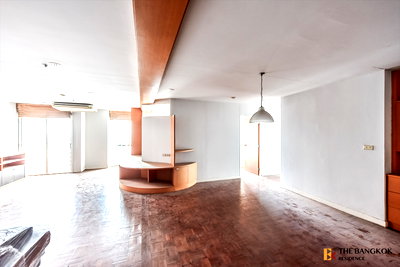 ขายคอนโด : Silom Suites ✨ ห้องกว้าง 3 ห้องนอน วิวเมือง 🌃 ใกล้ BTS เซนต์หลุยส์