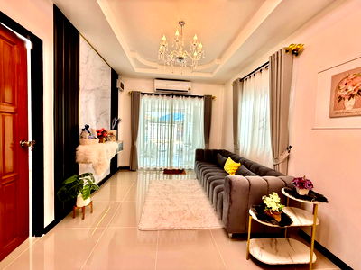 Houses for sale Chonburi : Sale House Pattaya Renovated with new furnitures