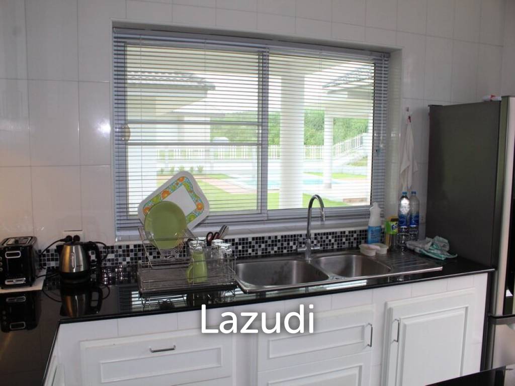 picture 4 bedroom Pool Villa for Sale - 30/38