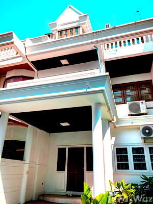 เช่าทาวน์โฮม กรุงเทพมหานคร : ทาวน์เฮ้าส์ให้เช่า 4 ห้องนอน ใน คลองเตย, กรุงเทพมหานคร 667312