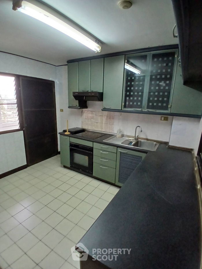 รูป คอนโด 3-ห้องนอน ที่ ริชมอนด์ พาเลส คอนโดมิเนียม ใกล้ BTS พร้อมพงษ์ (ID 2650753) - รูปที่ 13/35