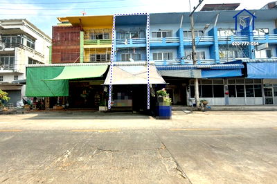 อาคารพาณิชย์ ม.กรุงเทพ ศูนย์รังสิต : ขายอาคารพาณิชย์ 3.5 ชั้น ถนนคลองหลวง  ซอยเทพกุญชร 13/1 ติดตลาดไทยพืชไร่