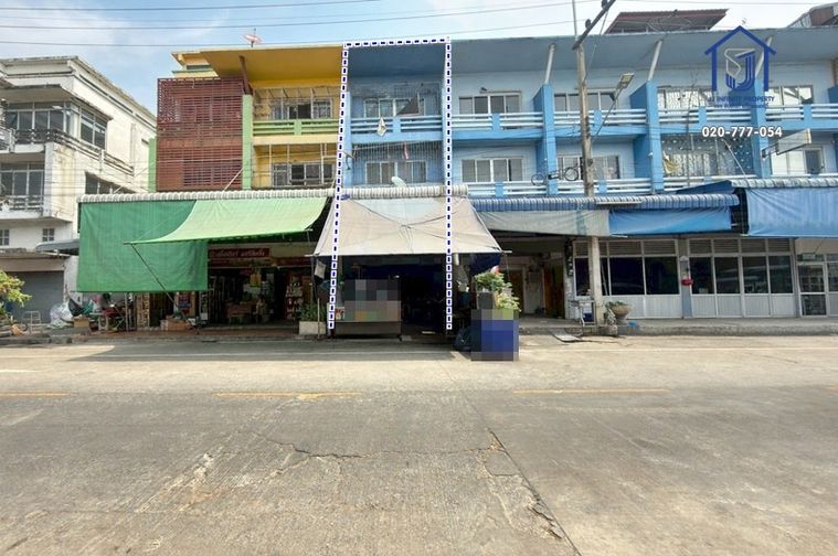 ขายอาคารพาณิชย์ 3.5 ชั้น ถนนคลองหลวง  ซอยเทพกุญชร 13/1 ติดตลาดไทยพืชไร่
