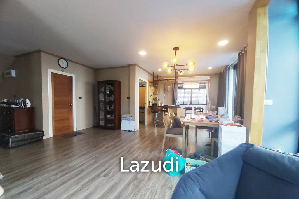 picture 2-Storey Modern House With Swimming pool in Project for Sale - 12/39