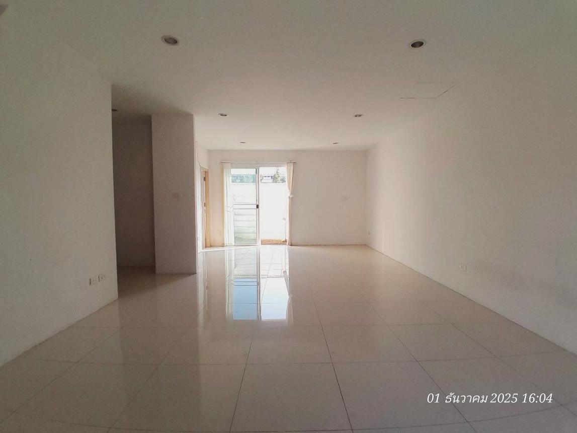 picture TOWN HOUSE for sale  Khlong Sam Prawet Lat Krabang Bangkok - 30/44