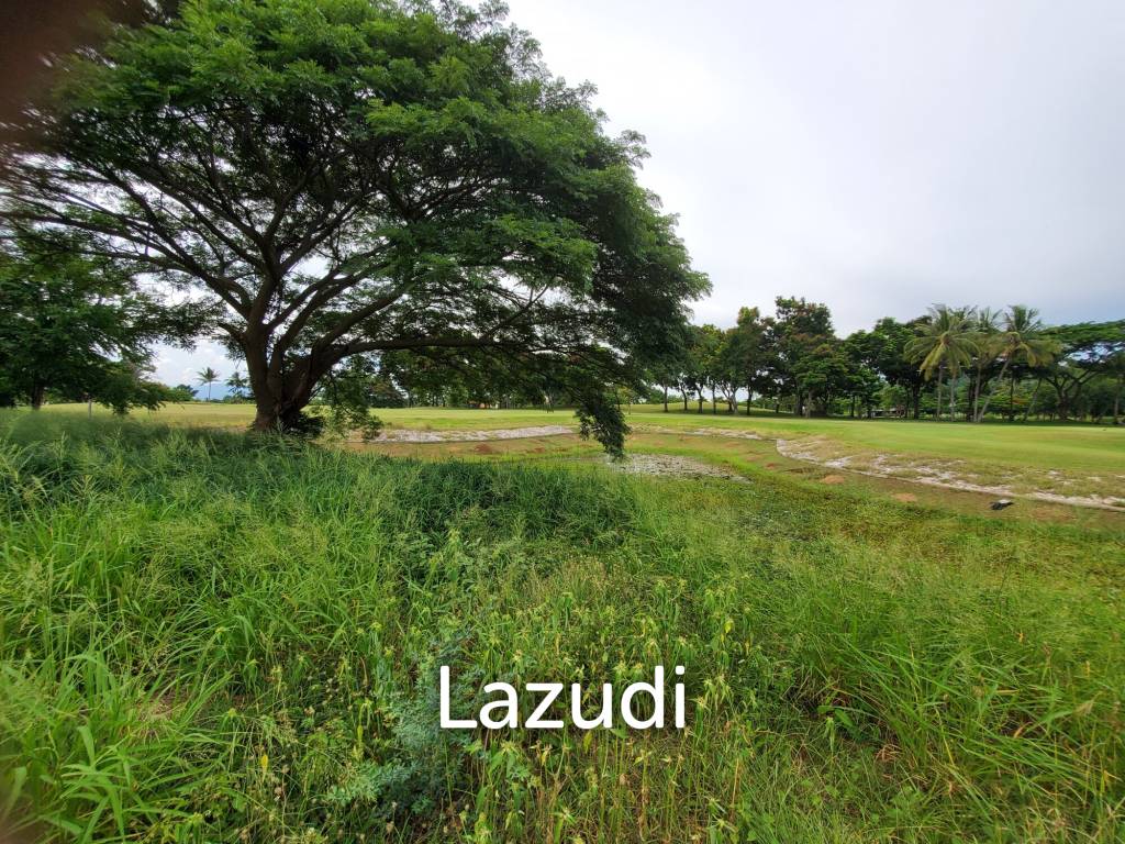 picture Land overlooking hole 5 at Palm hills golf course - 6/8