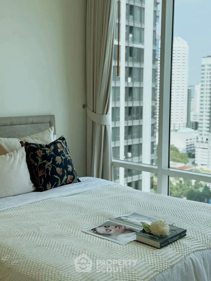 picture 2-BR Condo at Fullerton Sukhumvit near BTS Ekkamai (ID 2681203) - 11/11