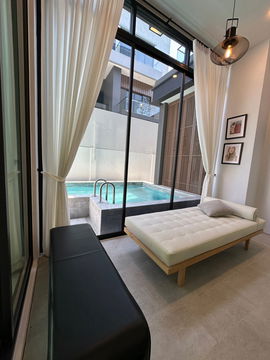 🏡 ให้เช่า Pool Villa สุดหรู 3 ชั้น พร้อมลิฟต์ | The Honor โยธินพัฒนา  ✨ บ้านระดับ Luxury Rare Item พร้อมสระว่ายน้ำส่วนตัว + ลิฟต์ในบ้าน