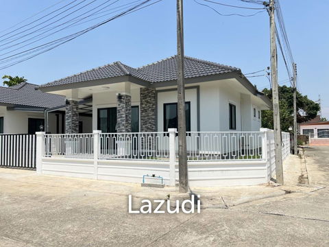2 Beds Corner House For Sale in Sinanee 2 Tha Sai