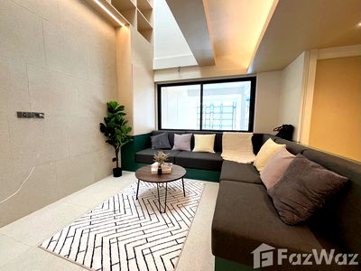 Townhouses for sale Bangkok : 2 Bedroom Townhouse for sale in Phra Khanong Nuea, Bangkok  1895935