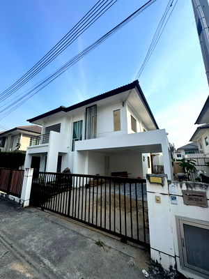 Houses for sale Chonburi : House 3 Bedroom 4 Bathroom for Sale in Chaiyapruek Pattaya