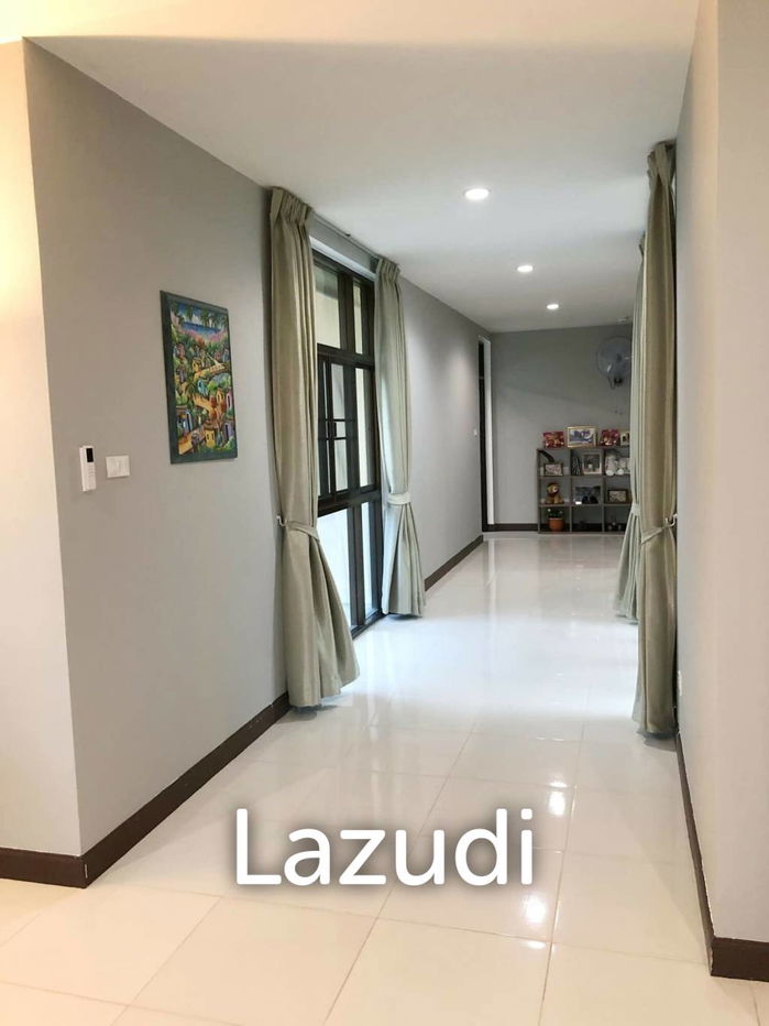 picture Brilliant Spacious and Modern Family Home - 19/28