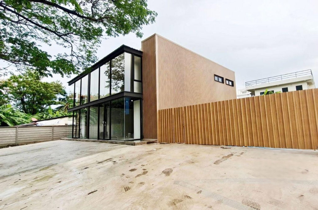 รูป WS6753 🔥 ให้เช่าออฟฟิศ / สตูดิโอ / โชว์รูม สไตล์ Modern 🔥 ลาดพร้าว 71 เช่าเพียง 60,000 บาท/เดือน - รูปที่ 2/14