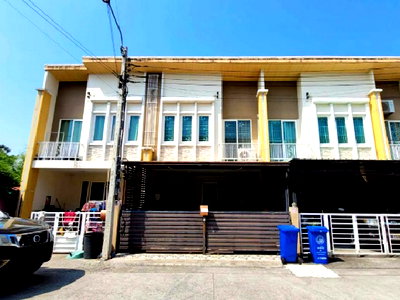Townhouses for sale Nonthaburi : FOR SALE  TOWNHOUSE PROPERTY  2365000 BAHT.
