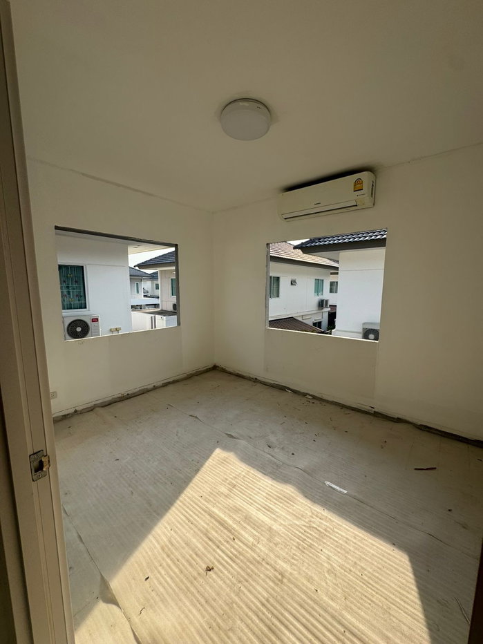 picture House 3 Bedroom 4 Bathroom for Sale in Chaiyapruek Pattaya - 8/13