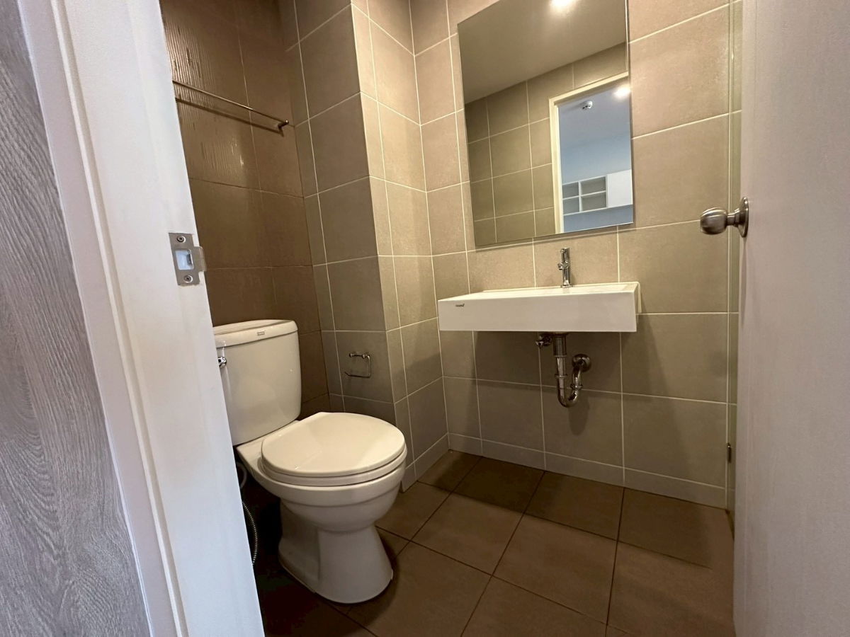 รูป ให้เช่า คอนโด ลุมพินี พาร์ค บรม-สิรินธร  ตึก C ชั้น 6. ขนาด 29 ตร.ม.  ราคา 10,000 บาท   - รูปที่ 7/10