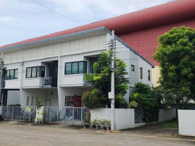 รูป BB13796 ขายทาวน์เฮาส์ หมู่บ้าน ลภาวัน ดีน่าโครงการ 23 ซอย ในโครงการ ถนน สะพานนนทบุรี-บางบัวทอง ตำบล ลำโพ อำเภอ บางบัวทอง จังหวัด นนทบุรี - รูปที่ 5/8