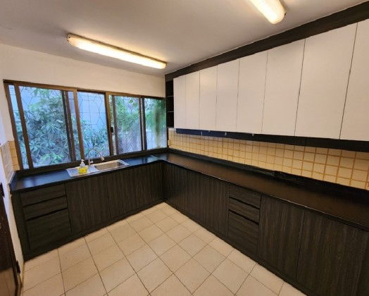 รูป ให้เช่าทาวน์โฮม 3 ชั้น หลังมุม ทำเล ซอยสุขุมวิท 99 / ใกล้ BTS บางจาก 300 เมตร / แอร์ 4 เครื่อง / เหมาะเป็นสำนักงาน จดบริษัทได้ - รูปที่ 4/14