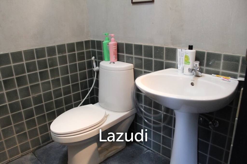 picture Charming House + Guest House for Sale - 24/35