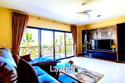 Condos for sale : PALM HILLS :  Renoted 2 Bed Condo in the Golf Course