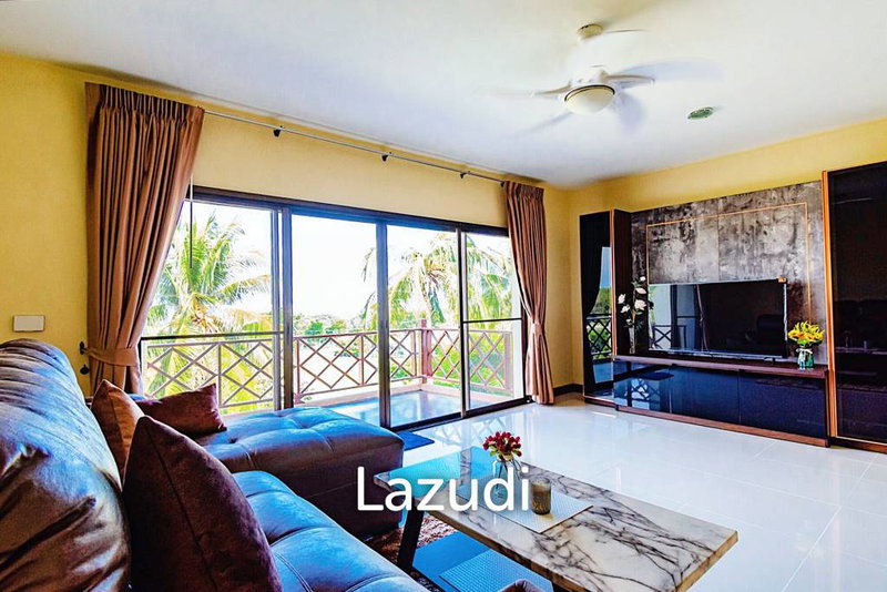 Condos for sale : PALM HILLS :  Renoted 2 Bed Condo in the Golf Course