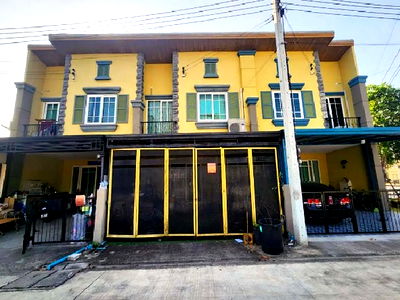 Townhouses for sale Nonthaburi : FOR SALE  TOWNHOUSE PROPERTY  3500000 BAHT.
