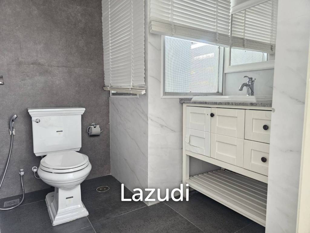 รูป ROYAL PRINCESS HUA HIN : Luxurious 4 Bed Beachfront condo - รูปที่ 29/48