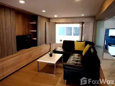 เช่าทาวน์โฮม กรุงเทพมหานคร : ทาวน์เฮ้าส์ให้เช่า 5 ห้องนอน ใน คลองตันเหนือ, กรุงเทพมหานคร 1373468