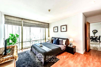 Condos for sale : 2-BR Condo at Fullerton Sukhumvit near BTS Ekkamai (ID 2678987)