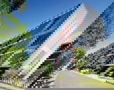 ให้เช่า ทาวน์โฮม โฮมออฟฟิศ 3.5 ชั้น ซอยรามอินทรา 64 / โครงการ ไซมิส บลอสซั่ม แอท แฟชั่น / เฟอร์นิเจอร์บางส่วน / แอร์ 5 เครื่อง จดทะเบียนบริษัทได้