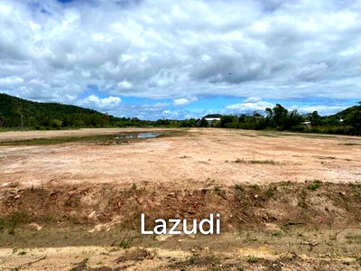 Land for sale Hua Hin Bus Station : Land of 8 rai near the beach in Kao Kalok