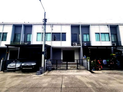Townhouses for sale Nonthaburi : FOR SALE  TOWNHOUSE PROPERTY  2180000 BAHT.
