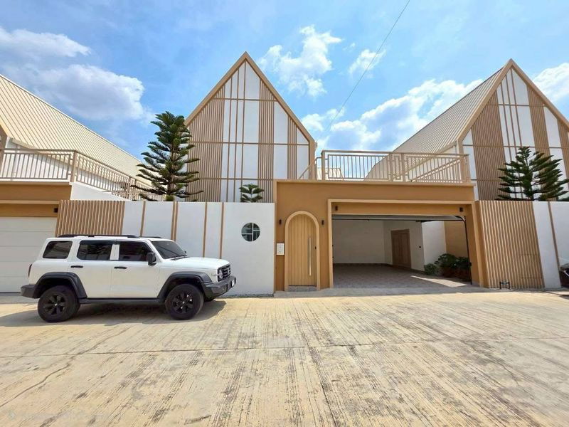 รูป บ้านพลูวิลล่า โครงการนาริตะ วิลล่า พัทยา สระส่วนตัว บรรยากาศเงียบสงบ  - รูปที่ 1/17