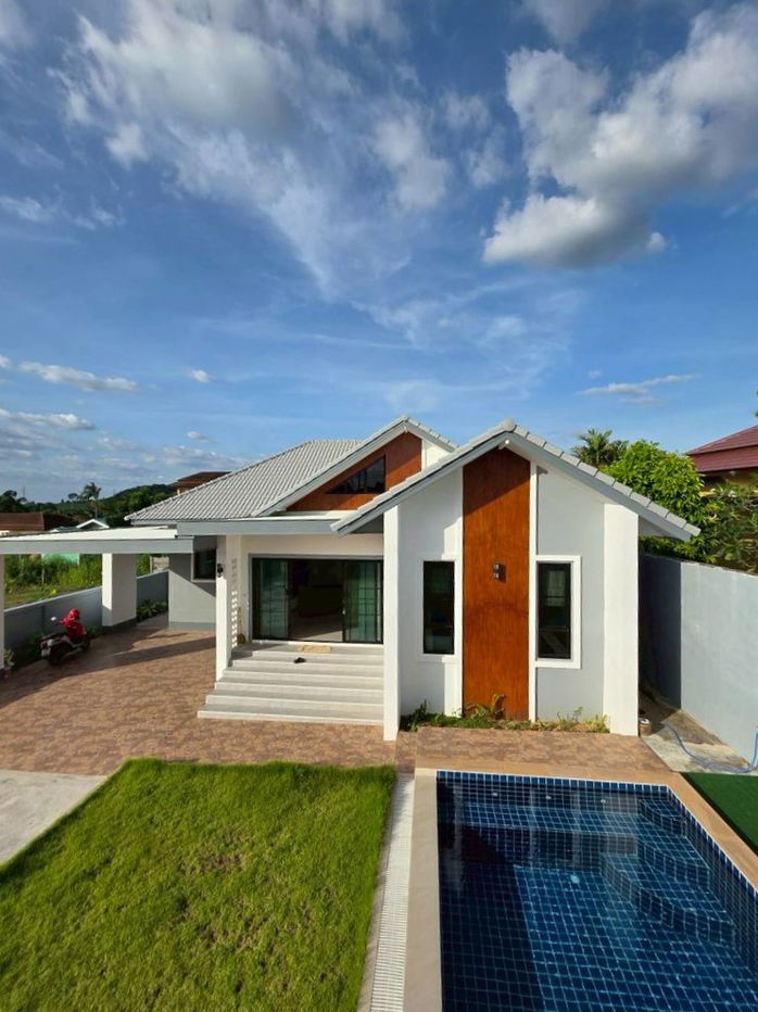 รูป Pool Villa for Sale 3 Bedrooms in Bang Saray - รูปที่ 1/18