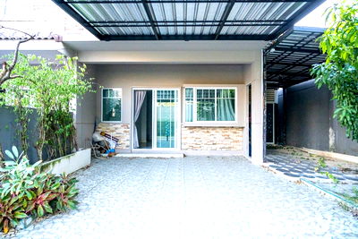 Townhouses for sale Bangkok : 2 Bedroom Townhouse for sale at Indy Srinakarin - Romklao  1405952