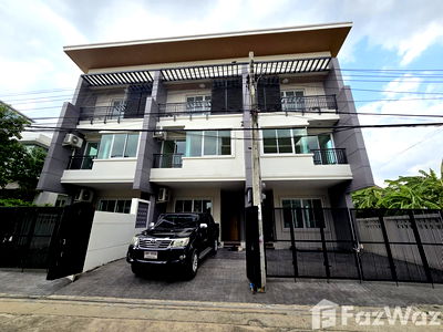 เช่าทาวน์โฮม กรุงเทพมหานคร : ทาวน์เฮ้าส์ให้เช่า 9 ห้องนอน ใน ลาดพร้าว, กรุงเทพมหานคร 1883821