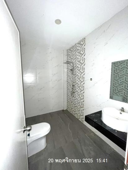 รูป ทาวน์เฮ้าส์ สำหรับขาย จักรวาล แลนด์ แอนด์ เฮ้าส์ มาบยางพร ปลวกแดง ระยอง - รูปที่ 11/30