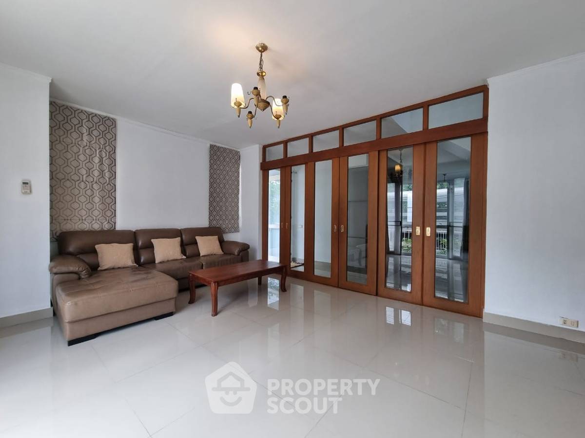 รูป คอนโด 3-ห้องนอน ที่ บ้านสวนลลนา ใกล้ เมืองพัทยา (ID 1834875) - รูปที่ 16/51