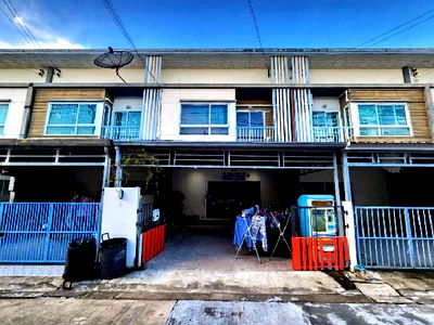 Townhouses for sale Nonthaburi : FOR SALE  TOWNHOUSE PROPERTY  2650000 BAHT.