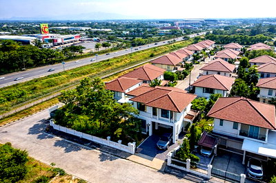 เช่าบ้านเดี่ยว เชียงใหม่ : พรอมเมนาดา เชียงใหม่ 800 ม. 3-4นอน ถ.วงเเหวนรอบกลาง บิ๊กซี เชียงใหม่ ดอนจั่น 800ม. ท่าศาลา 4 น้ำ บ้านเดี่ยว 2 ชั้น 55 ตร.ว. 220 ตร.ม.