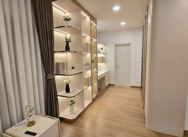 รูป MHR38 ให้เช่า บ้านเดี่ยวหลังใหญ่ Centro บางนา ตกแต่งครบ เครื่องใช้ไฟฟ้าจัดเต็ม พร้อมเข้าอยู่ - รูปที่ 11/13